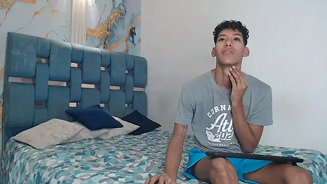 GREEN BOYS online show from 04.08.26