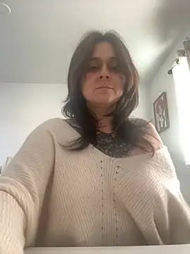 ValeValdez18 online show from 02.15.26