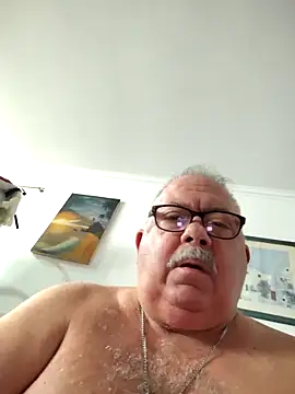 Snapshot of bylytom27 chatting on 02.14.26 bylytom27 online show from 02.14.26