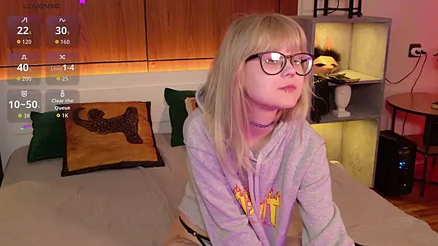 MoliQin online show from 04.09.26