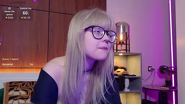 MoliQin online show from 04.11.26