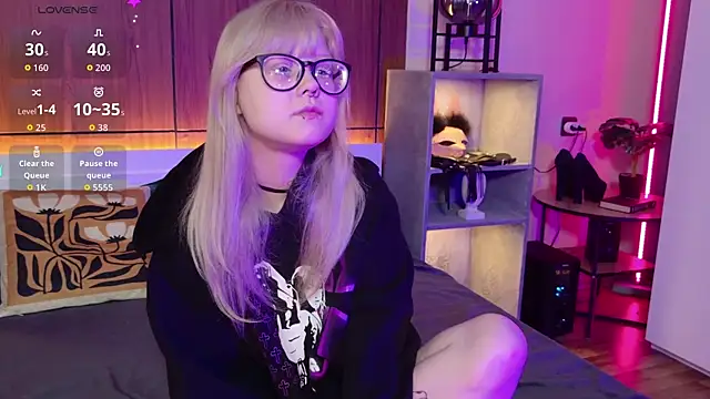 MoliQin online show from 04.19.26