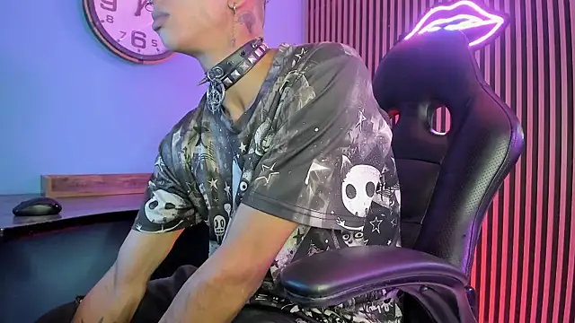 Maximoking26 online show from 02.23.26