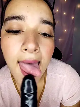 Snapshot of kloe-Dubois chatting on 04.09.26 kloe-Dubois online show from 04.09.26