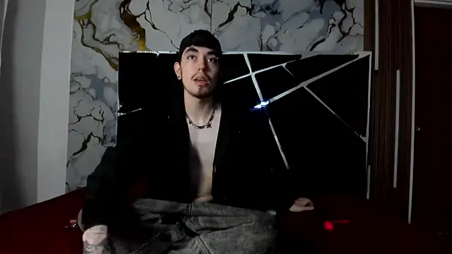 Snapshot of Couple_In_Heat chatting on 02.20.26 Couple In Heat online show from 02.20.26