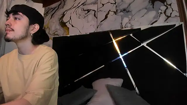 Snapshot of Couple_In_Heat chatting on 02.24.26 Couple In Heat online show from 02.24.26