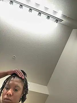 Snapshot of ShortcakeMochaa chatting on 02.15.26 ShortcakeMochaa online show from 02.15.26