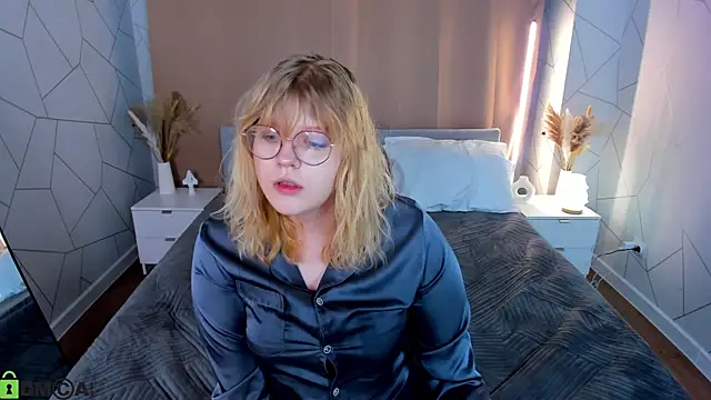 luna c0ra online show from 02.22.26