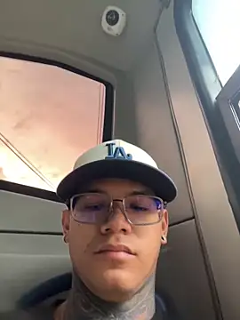 Snapshot of Maxtor_ chatting on 02.19.26 Maxtor online show from 02.19.26