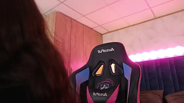 LucyDeLuca online show from 03.05.26