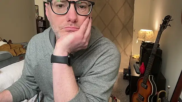 Snapshot of CunningColm chatting on 03.02.26 CunningColm online show from 03.02.26