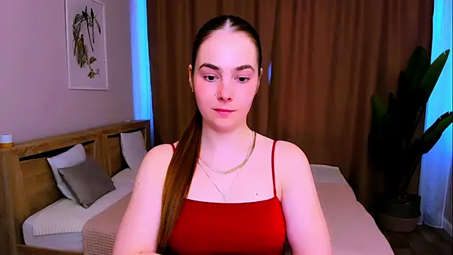 Maddy Wood  online show from 04.14.26