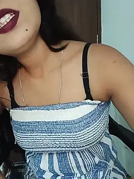 Snapshot of Cutie_babes01 chatting on 06.15.26 Cutie babes01 online show from 06.15.26
