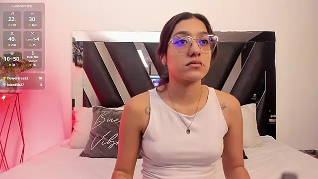 Mia Iron online show from 05.04.26
