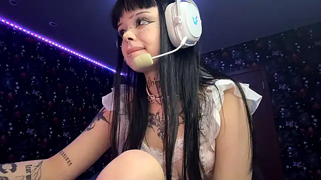 Luna Sohotti online show from 02.28.26