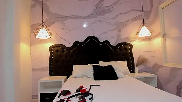 hillary bigbutt online show from 03.07.26