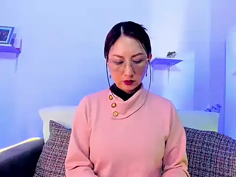 Snapshot of evelyn_miller___ chatting on 02.23.26 evelyn miller online show from 02.23.26