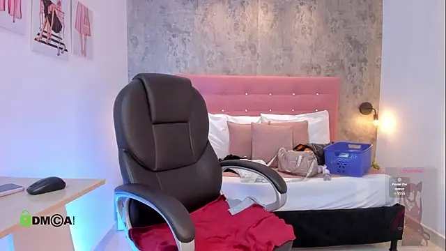 Snapshot of brithanycampbell chatting on 04.10.26 brithanycampbell online show from 04.10.26