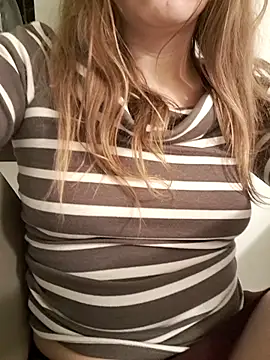 Snapshot of innojuica chatting on 02.17.26 innojuica online show from 02.17.26