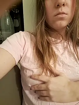 Snapshot of innojuica chatting on 02.23.26 innojuica online show from 02.23.26