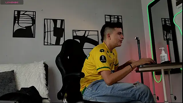 nico pelusa online show from 04.13.26