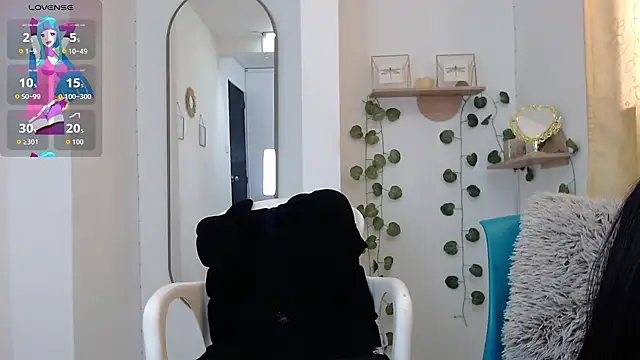 Snapshot of dark_dreams_ chatting on 07.17.26 dark dreams online show from 07.17.26
