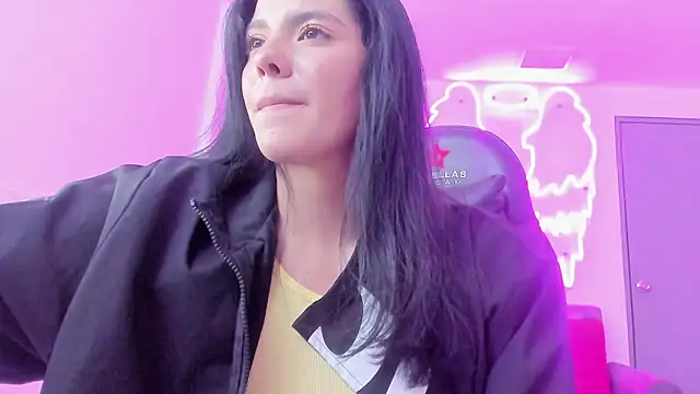 Evelin  thompsson online show from 07.18.26