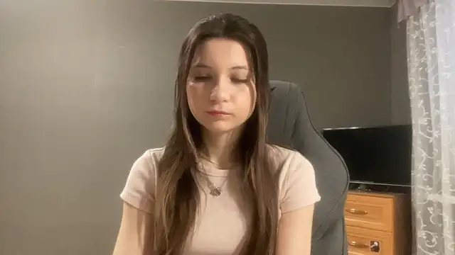 Snapshot of LunnaBliss chatting on 02.19.26 LunnaBliss online show from 02.19.26