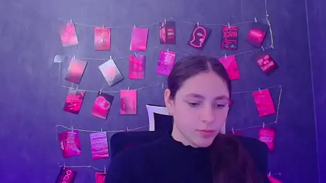 KissMeJulia online show from 03.25.26