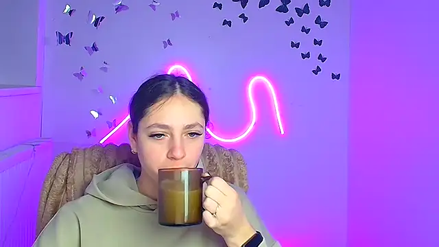 KissMeJulia online show from 04.11.26