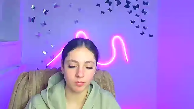 KissMeJulia online show from 04.11.26