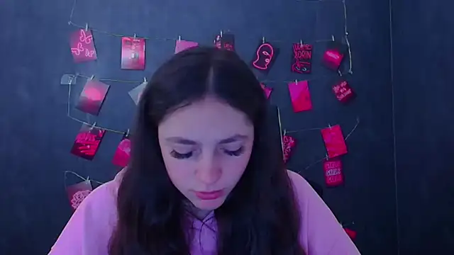 KissMeJulia online show from 04.13.26