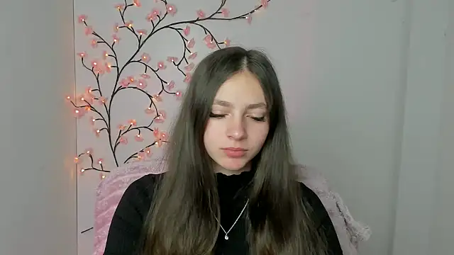 KissMeJulia online show from 04.16.26