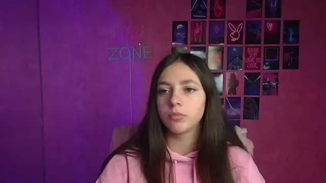 KissMeJulia online show from 04.17.26