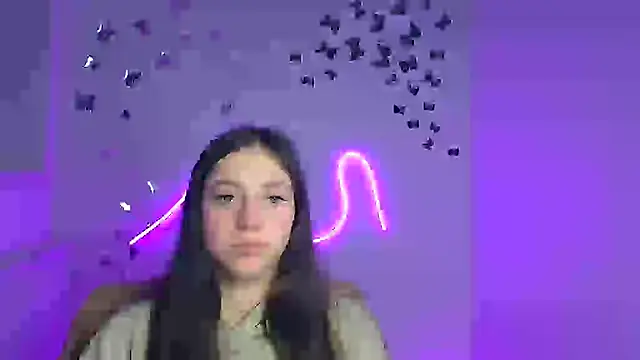 KissMeJulia online show from 04.18.26