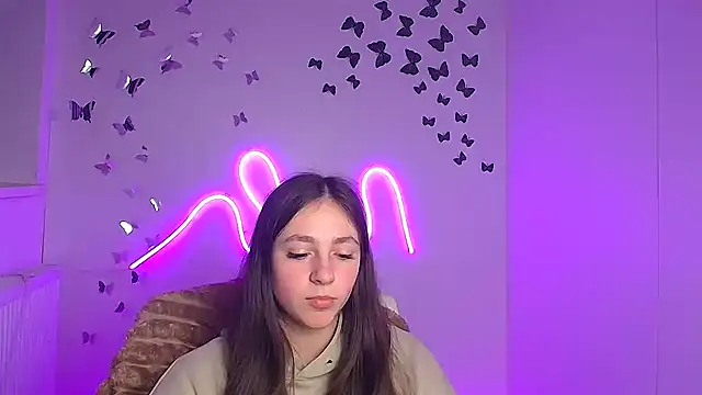 KissMeJulia online show from 04.18.26