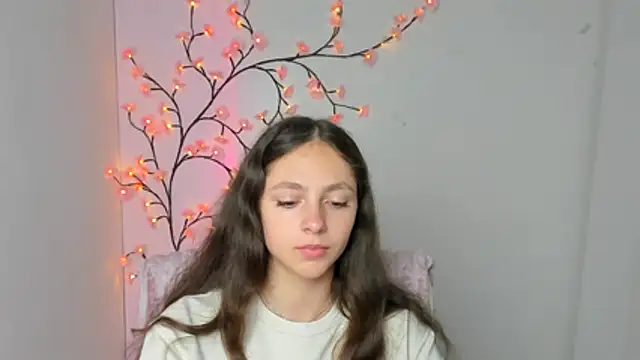 KissMeJulia online show from 07.04.26