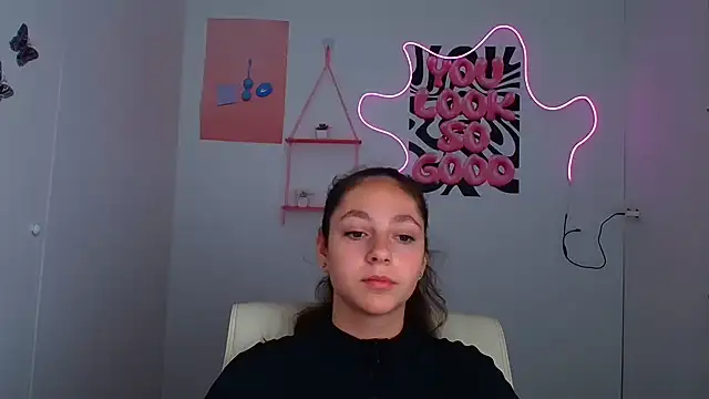 KissMeJulia online show from 07.07.26