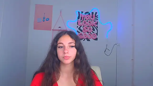 KissMeJulia online show from 07.11.26