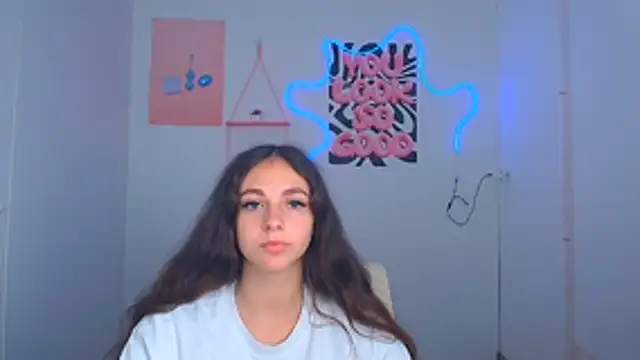 KissMeJulia online show from 07.12.26