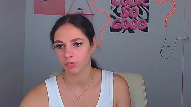 KissMeJulia online show from 07.18.26