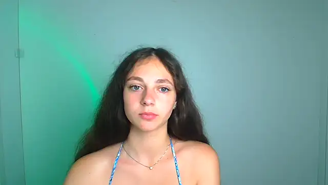 KissMeJulia online show from 08.03.26