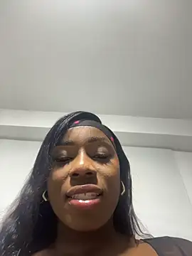 Snapshot of ZarahFerreira chatting on 02.25.26 ZarahFerreira online show from 02.25.26