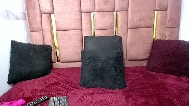 SKARLET KOVA online show from 04.16.26