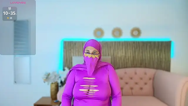 Snapshot of Nadia_Privee chatting on 02.24.26 Nadia Privee online show from 02.24.26