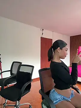 Snapshot of kali_rousse chatting on 02.25.26 kali rousse online show from 02.25.26