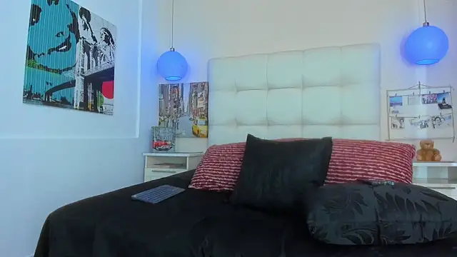 SharonTygaX online show from 04.17.26