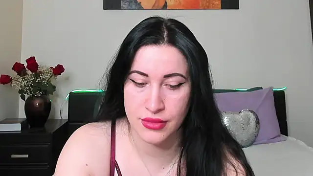 GoldenLunaa online show from 03.31.26