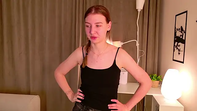 PinkClou9 online show from 04.05.26