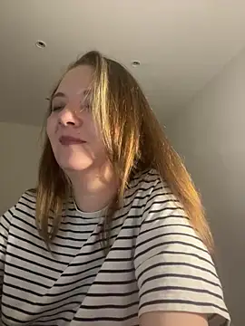 DistrictGirl online show from 03.28.26
